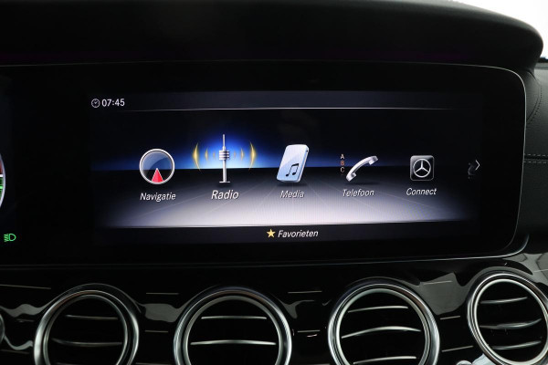 Mercedes-Benz E-Klasse 300de AMG Night | Designo | Panoramadak | Burmester | Nappaleder | Sfeerverlichting | Carplay | Adaptive Cruise