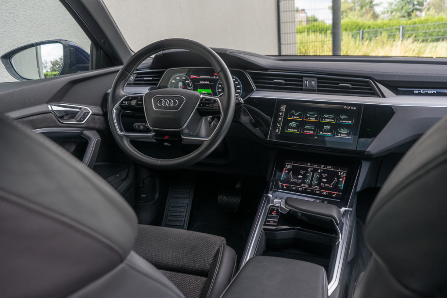 Audi e-tron 55 Quattro / Incl. BTW/ 2x S-line/ Standkachel/ Luchtvering/ Adaptive Cruise Control/ Panoramadak/ 300kW (408PK)