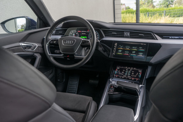 Audi e-tron 55 Quattro / Incl. BTW/ 2x S-line/ Standkachel/ Luchtvering/ Adaptive Cruise Control/ Panoramadak/ 300kW (408PK)