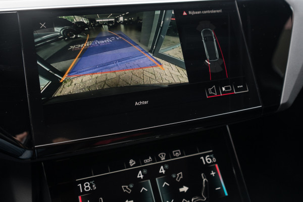 Audi e-tron 55 Quattro / Incl. BTW/ 2x S-line/ Standkachel/ Luchtvering/ Adaptive Cruise Control/ Panoramadak/ 300kW (408PK)