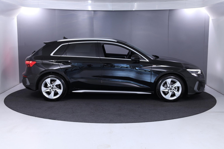 Audi A3 Sportback 30 TFSI S-line edition 110 pk S-tronic | Verlengde garantie | Navigatie | Parkeersensoren (Park assist) | Cruise control | Full-LED koplampen |