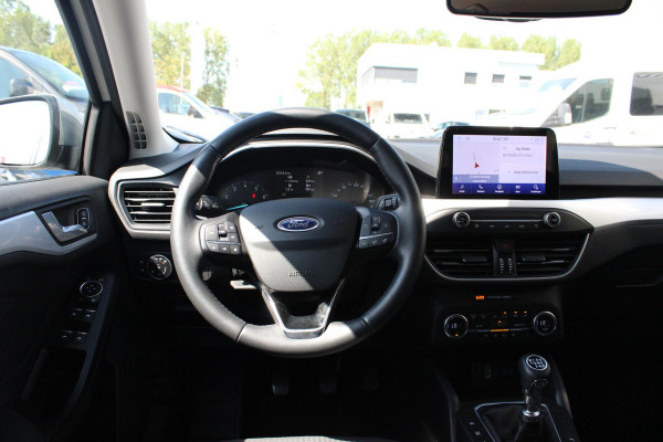 Ford Focus 1.5 EcoBoost Titanium Business 150pk | Winterpack | Trekhaak | Keyless Entry | Climate Controle | 1.500kg Trekgewicht