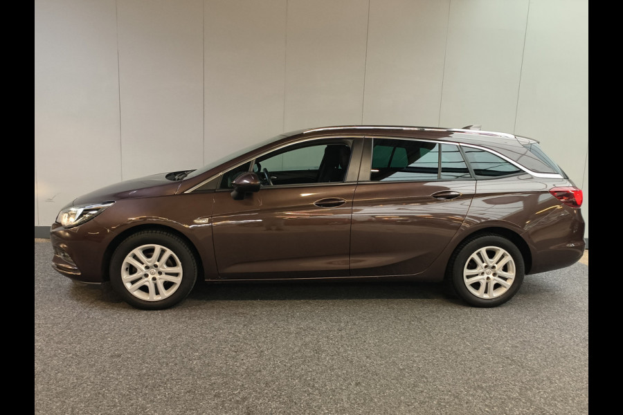 Opel Astra Sports Tourer 1.0 Online Edition uit 2018 Rijklaar + 12 maanden Bovag-garantie Henk Jongen Auto's in Helmond,  al 50 jaar service zoals 't hoort!