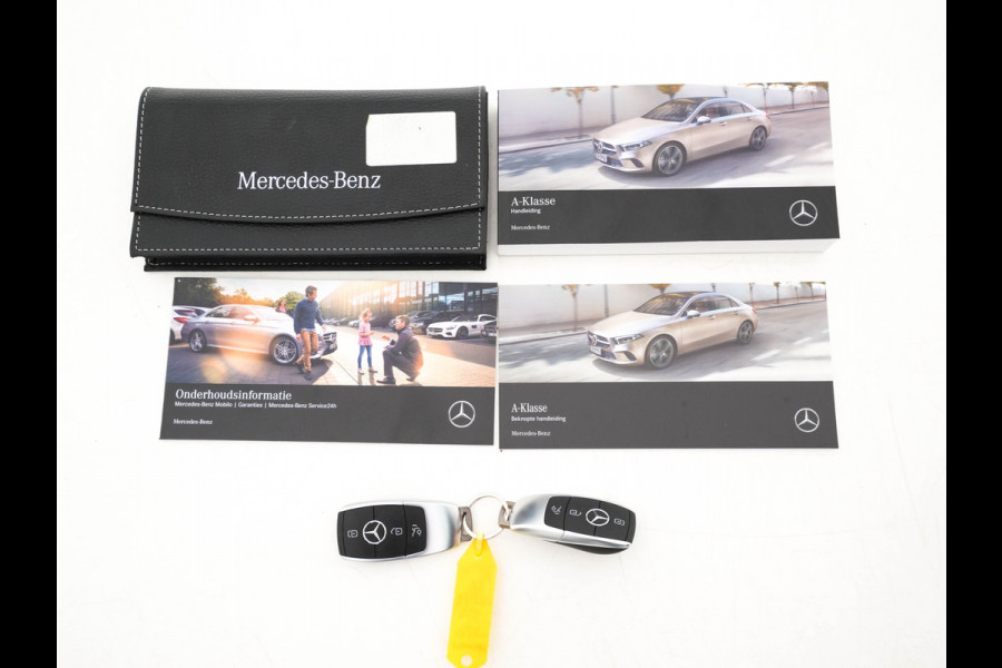 Mercedes-Benz A-Klasse 180 d Premium Plus AMG-Styling *PANO | LEDER-MICROFIBRE | BURMESTER-AUDIO | MULTI-BEAM | SURROUND-VIEW | WIDE-SCREEN-DIGI-COCKPIT | MEMORY-PACK | FULL-LED | BLIND-SPOT | NAVI-FULLMAP | AMBIENT-LIGHT | CRUISE | SPORT-SEATS