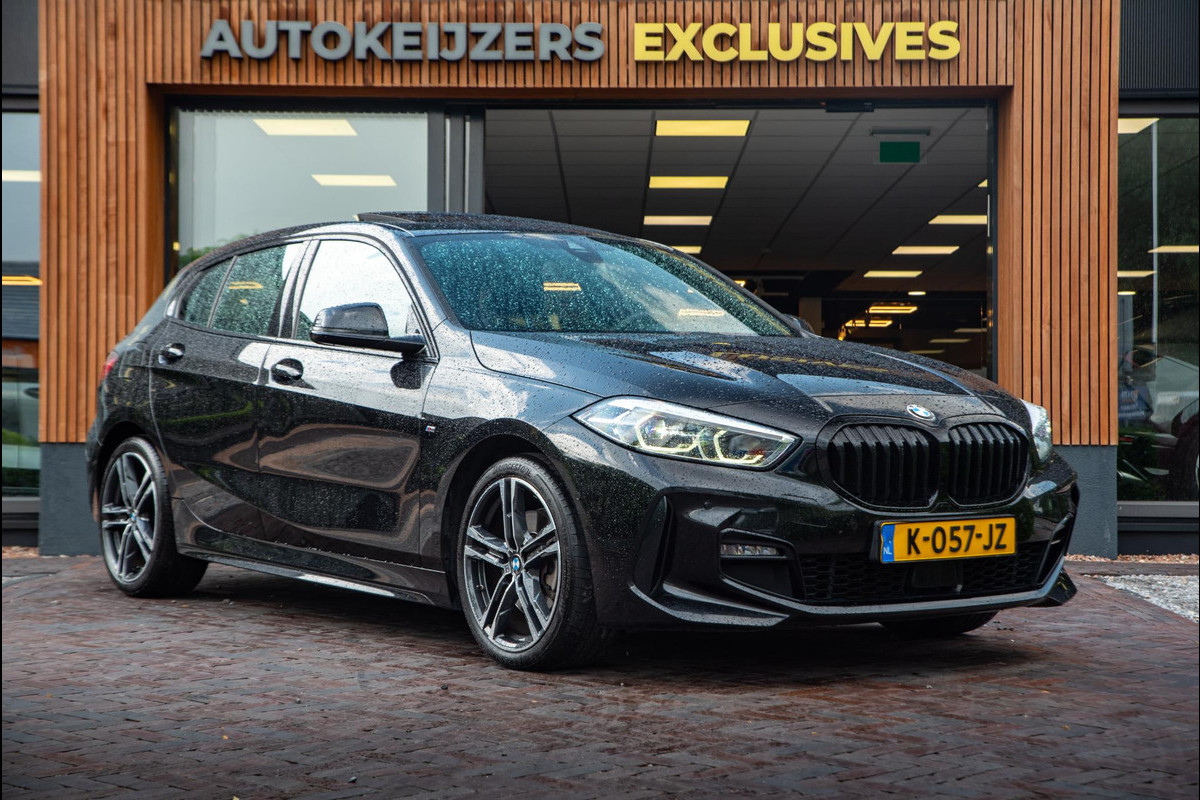 BMW 1-serie 118i Executive Edition Pano M-Pakket Navigatie DAB+ Ambient Cruise Leer