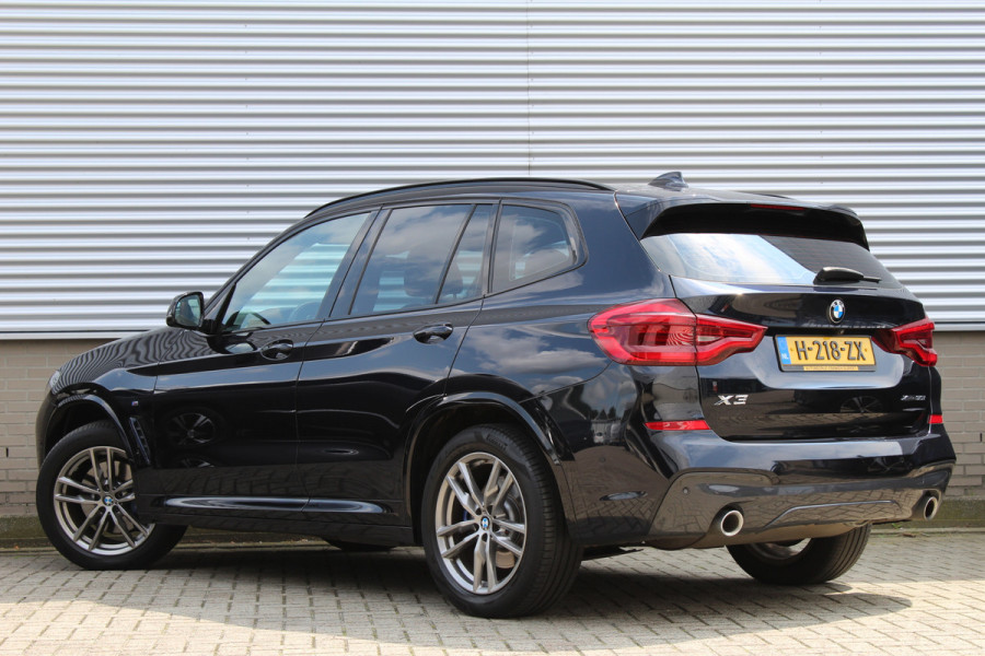 BMW X3 xDrive30i 252PK High Executive | ACTIEMAAND! | Panoramadak | Trekhaak | Leder | Head-up | Navigatie | BLIS