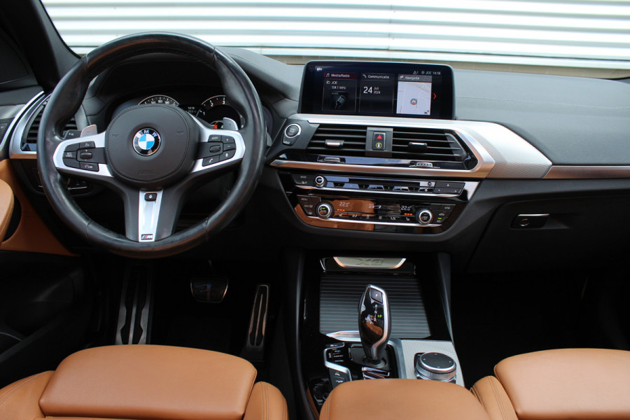 BMW X3 xDrive30i 252PK High Executive | ACTIEMAAND! | Panoramadak | Trekhaak | Leder | Head-up | Navigatie | BLIS