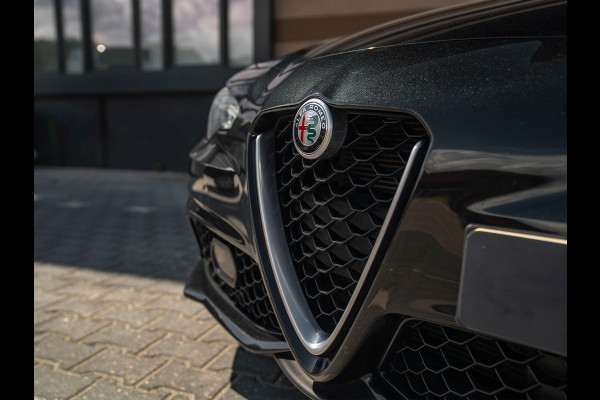Alfa Romeo Giulia 2.0T 280pk | Veloce-pack | 1e eigenaar | NL-auto | CarPlay