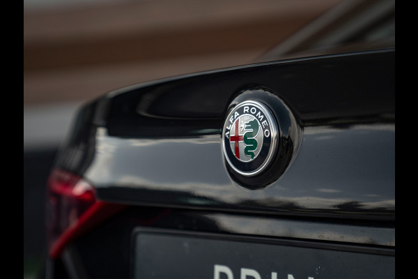 Alfa Romeo Giulia 2.0T 280pk | Veloce-pack | 1e eigenaar | NL-auto | CarPlay