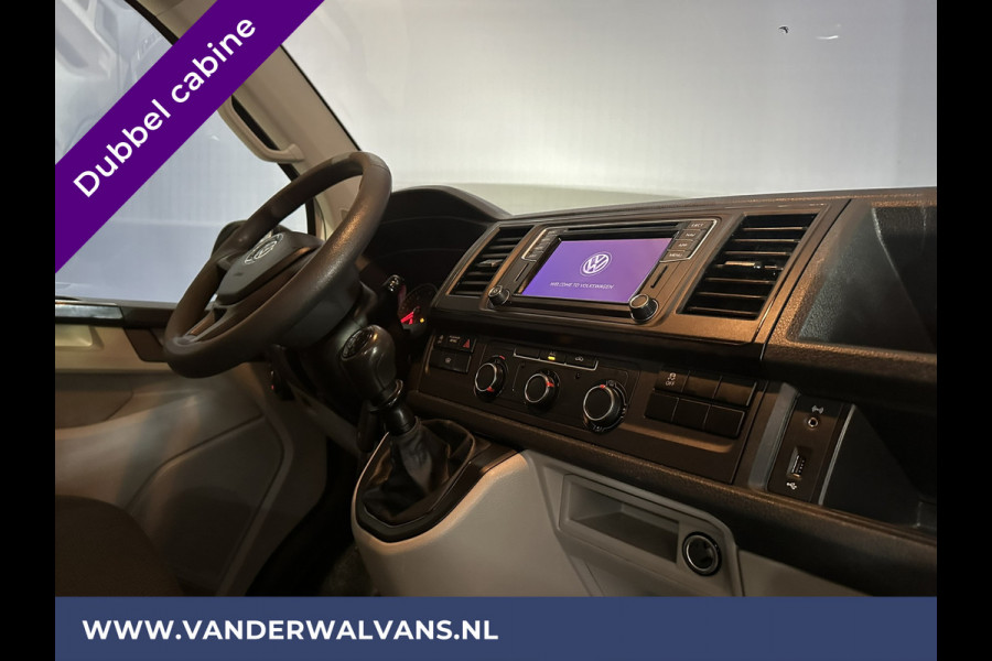 Volkswagen Transporter 2.0 TDI 150pk L2H1 Dubbele cabine Euro6 Airco | Navigatie | 5 Zits | 2500kg Trekhaak Apple Carplay, Android Auto, Cruisecontrol, Parkeersensoren, Sidebars, Verwarmde voorruit