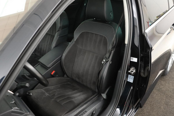 Škoda Superb 1.5 TSI Business Edition | Panoramadak | Adaptive cruise | Trekhaak | Canton | Stoel & achterbankverwarming | Alcantara | Dodehoek detectie | Full LED | Keyless