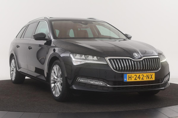 Škoda Superb 1.5 TSI Business Edition | Panoramadak | Adaptive cruise | Trekhaak | Canton | Stoel & achterbankverwarming | Alcantara | Dodehoek detectie | Full LED | Keyless