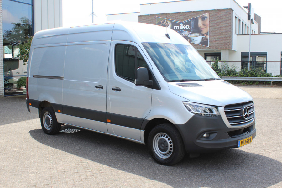 Mercedes-Benz Sprinter 316 CDI L2H2 LED verlichting, MBUX 10.25 met navigatie en camera, Lederen stuur