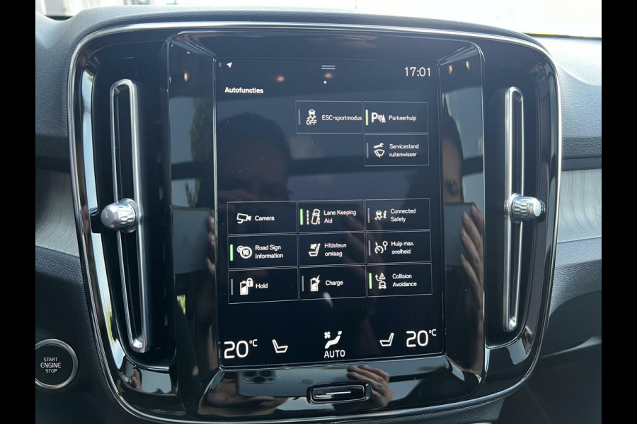 Volvo XC40 1.5 T4 Recharge Inscription PANORAMADAK TREKHAAK