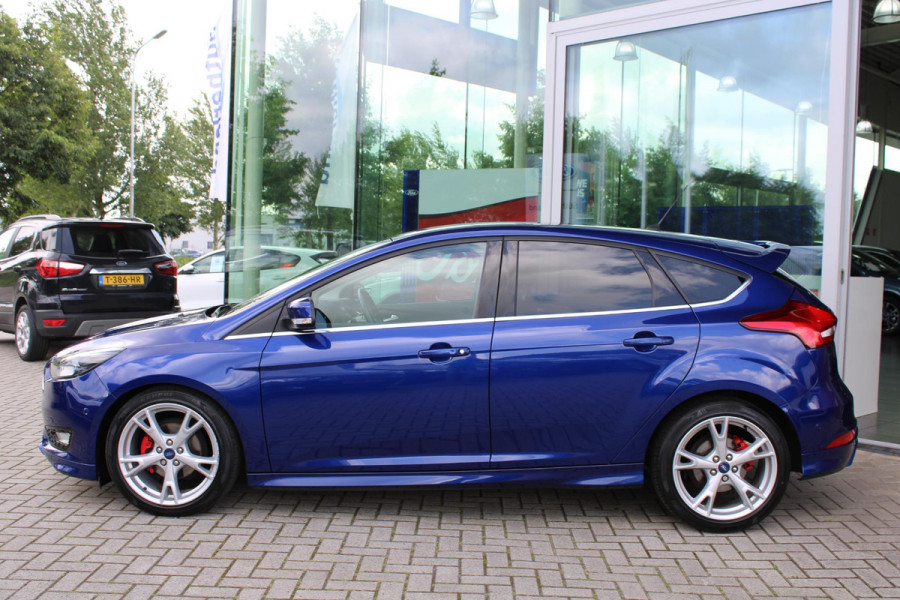 Ford Focus 1.0 EcoBoost 125 PK Titanium S | 18 Inch Lichtmetalen Velgen | Climate Control | Cruise Control | Bodystylingpakket | Navigatie | Camera | Privacy Glass