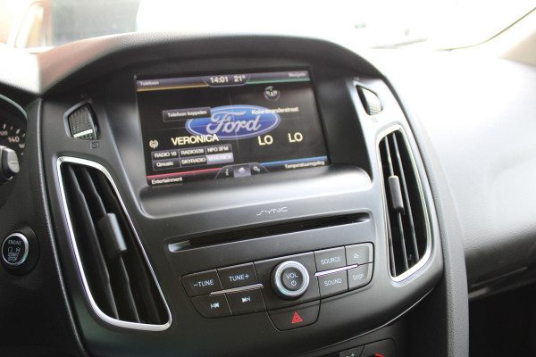 Ford Focus 1.0 EcoBoost 125 PK Titanium S | 18 Inch Lichtmetalen Velgen | Climate Control | Cruise Control | Bodystylingpakket | Navigatie | Camera | Privacy Glass