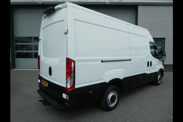 Iveco Daily 35S14V 2.3 L2H2 automaat airco camera