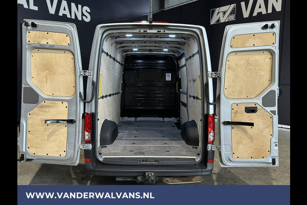 Volkswagen Crafter 2.0 TDI 140pk L3H3 L2H2 Euro6 Airco | Camera | Apple Carplay | 3000kg Trekhaak Android Auto, Cruisecontrol, Chauffeursstoel, Bijrijdersbank