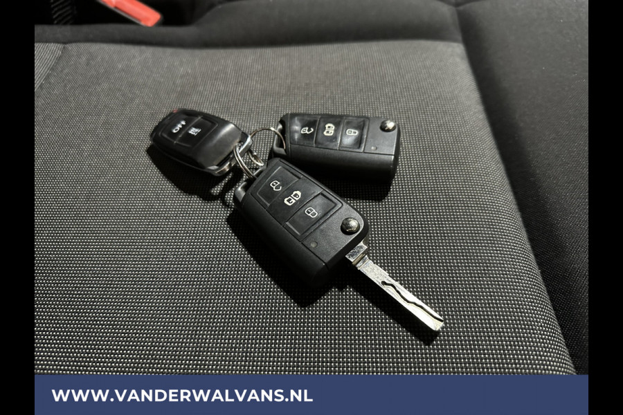 Volkswagen Crafter 2.0 TDI 140pk L3H3 L2H2 Euro6 Airco | Camera | Apple Carplay | 3000kg Trekhaak Android Auto, Cruisecontrol, Chauffeursstoel, Bijrijdersbank