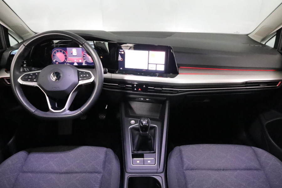 Volkswagen Golf 1.0 TSI Life 110 pk | Navigatie | Parkeersensoren | Adaptieve cruise control | Autom. airco  | LED koplampen |