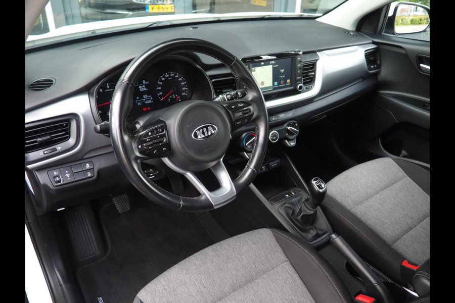 Kia Stonic 1.0 T-GDi DynamicLine / Camera / CarPlay / Trekhaak / DAB / Sensoren / Cruise control