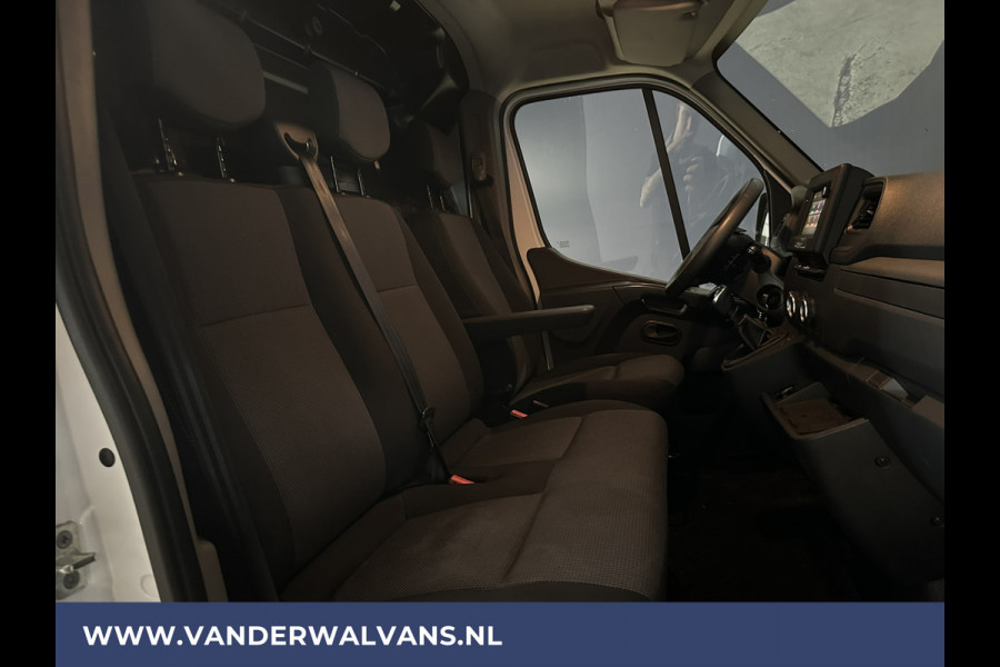 Renault Master 2.3 dCi 136pk L2H2 Euro6 Airco | Camera | Navigatie | 2500kg Trekhaak Cruisecontrol, Parkeersensoren, Bijrijdersbank