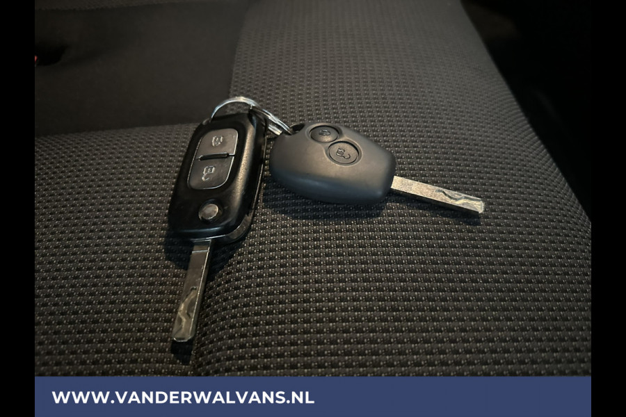 Renault Master 2.3 dCi 136pk L2H2 Euro6 Airco | Camera | Navigatie | 2500kg Trekhaak Cruisecontrol, Parkeersensoren, Bijrijdersbank