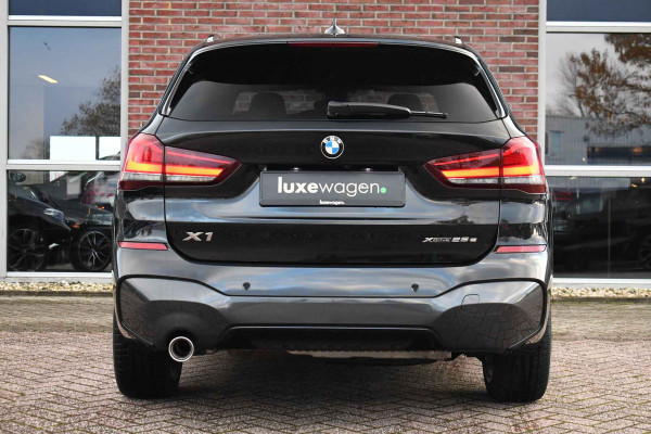 BMW X1 xDrive25e 220pk M-Sport Leder Stuurverw LED El-klep  DAB