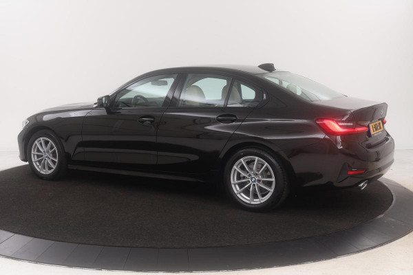 BMW 3 Serie 318i Edition Plus | Laserlight | Head-up | Adaptive Cruise | 360 Camera | Park Assist | Carplay | Leder | Stoelverwarming