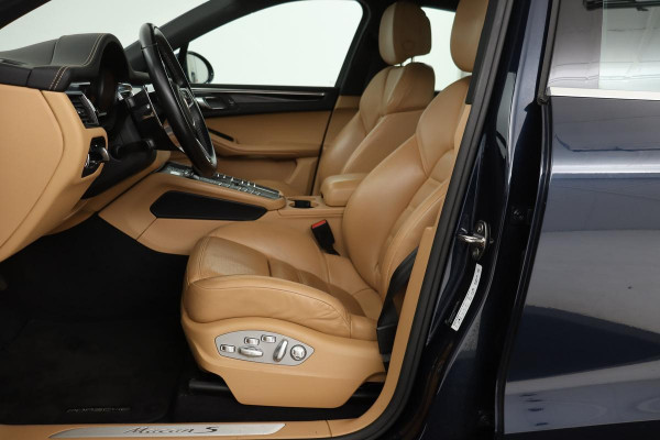 Porsche Macan 3.0 D S | 1e eigenaar | Leder | Stoelverwarming | Trekhaak | Luchtvering | Navigatie | Keyless | Adaptief LED | Sportstoelen | PDC | Dodehoek detectie