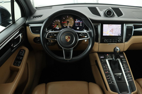 Porsche Macan 3.0 D S | 1e eigenaar | Leder | Stoelverwarming | Trekhaak | Luchtvering | Navigatie | Keyless | Adaptief LED | Sportstoelen | PDC | Dodehoek detectie