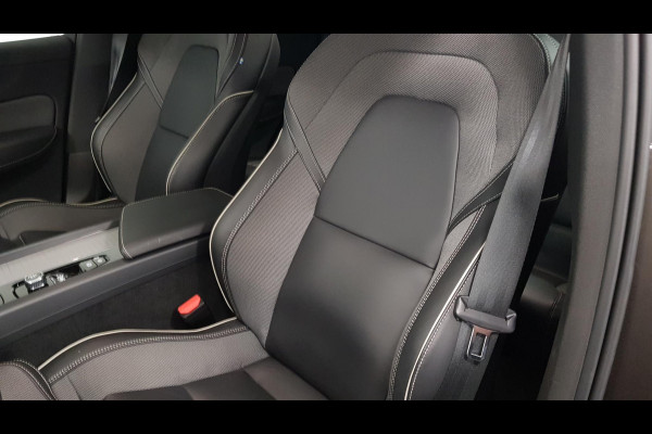 Volvo XC60 2.0 B4 197pk R-Design Geartronic | Camera | Climate Control  | electrisch bedienbare kofferbak | Verwarmde voorstoelen