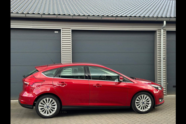 Ford Focus 1.0 TITANIUM, VELE OPTIES, NEDERLANDSE AUTO MET NATIONALE AUTO PAS