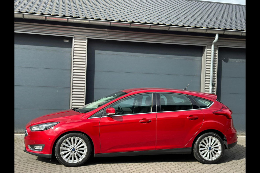 Ford Focus 1.0 TITANIUM, VELE OPTIES, NEDERLANDSE AUTO MET NATIONALE AUTO PAS