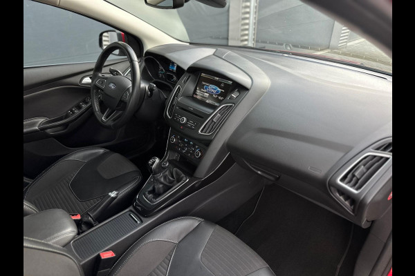 Ford Focus 1.0 TITANIUM, VELE OPTIES, NEDERLANDSE AUTO MET NATIONALE AUTO PAS