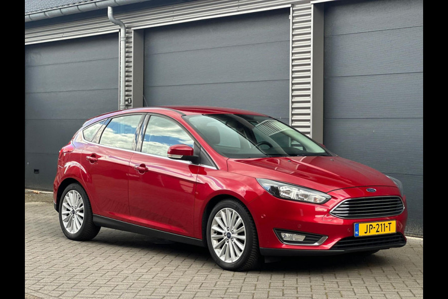 Ford Focus 1.0 TITANIUM, VELE OPTIES, NEDERLANDSE AUTO MET NATIONALE AUTO PAS