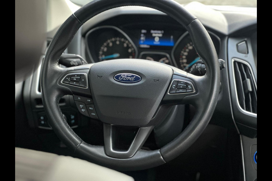 Ford Focus 1.0 TITANIUM, VELE OPTIES, NEDERLANDSE AUTO MET NATIONALE AUTO PAS