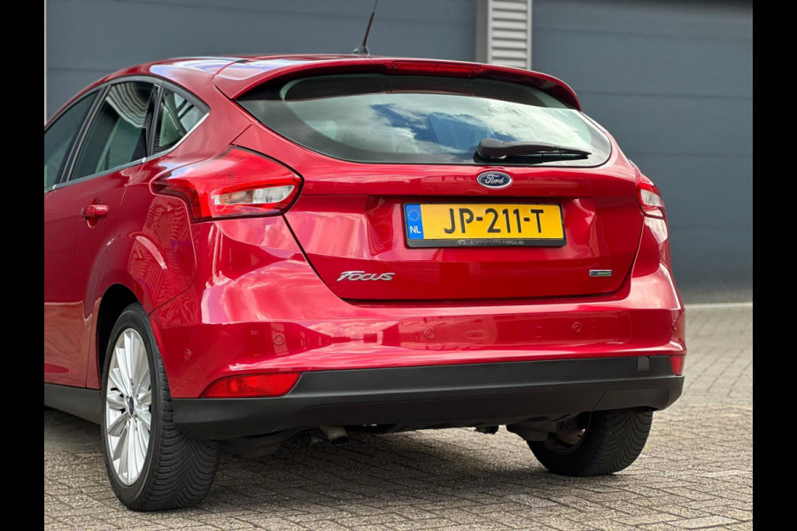 Ford Focus 1.0 TITANIUM, VELE OPTIES, NEDERLANDSE AUTO MET NATIONALE AUTO PAS