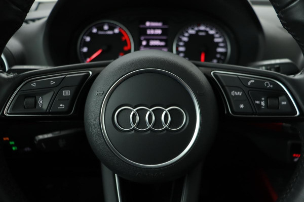 Audi Q2 35 TFSI S Edition | Leder | Stoelverwarming | Keyless | Carplay | Trekhaak | DAB | Climate control | PDC | Navigatie | Bluetooth | Full LED