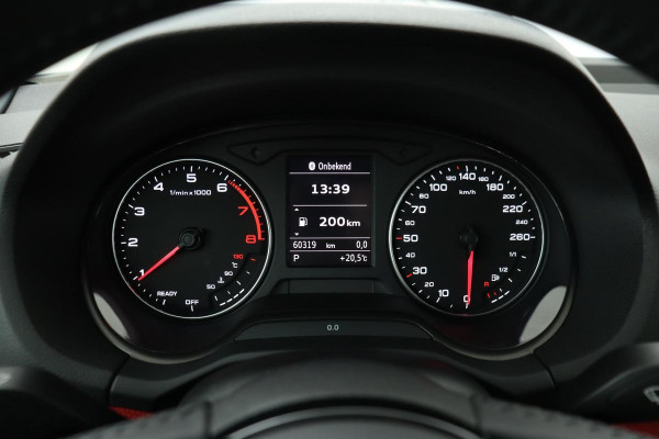 Audi Q2 35 TFSI S Edition | Leder | Stoelverwarming | Keyless | Carplay | Trekhaak | DAB | Climate control | PDC | Navigatie | Bluetooth | Full LED