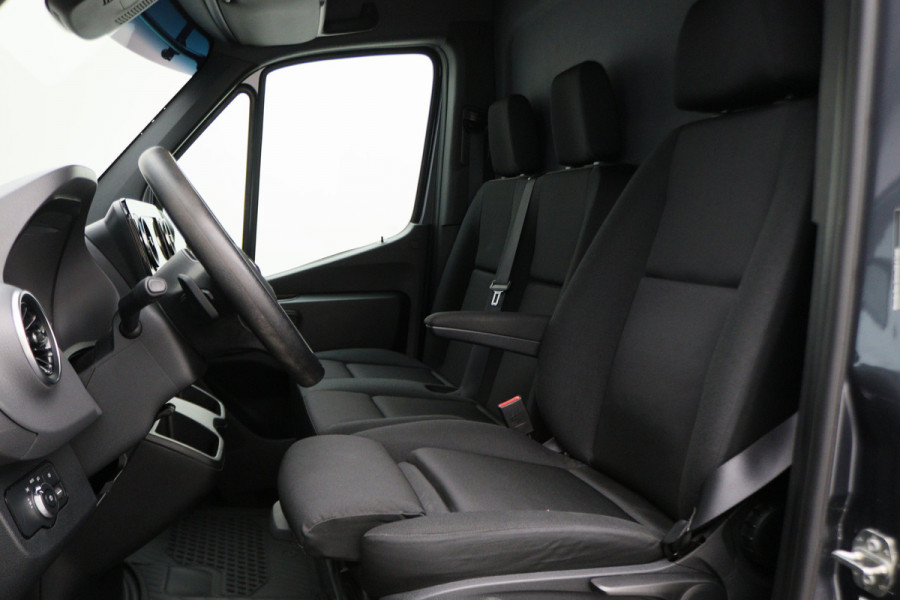 Mercedes-Benz Sprinter 319 3.0 CDI Aut. V6 L2H2 Airco, LED, Camera, Navigatie, Standkachel, Trekhaak, 18''