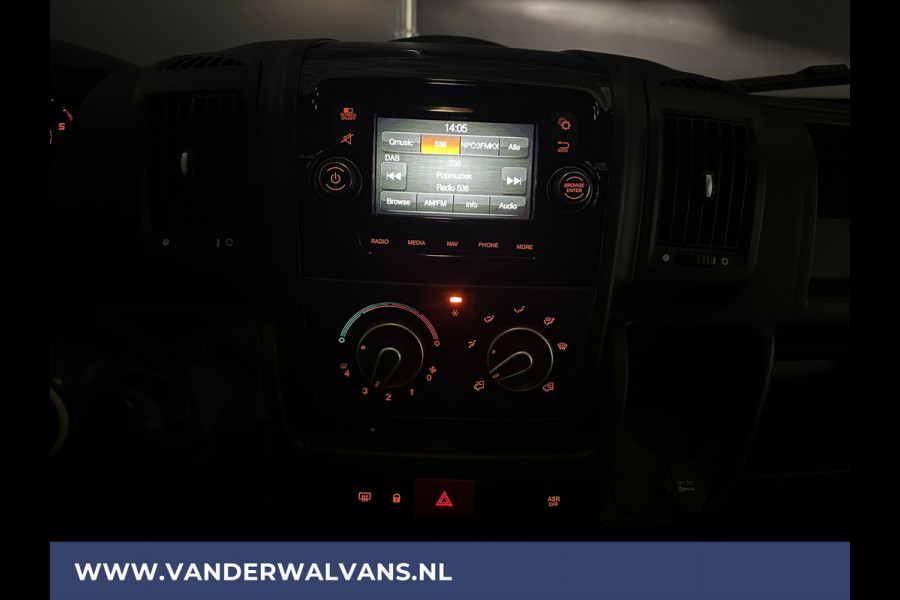 Peugeot Boxer 2.2 BlueHDi 140pk L2H2 Euro6 ** Airco | Navigatie | Camera | Cruisecontrol Trekhaak, Parkeersensoren, Bijrijdersbank, Bluetooth-telefonie