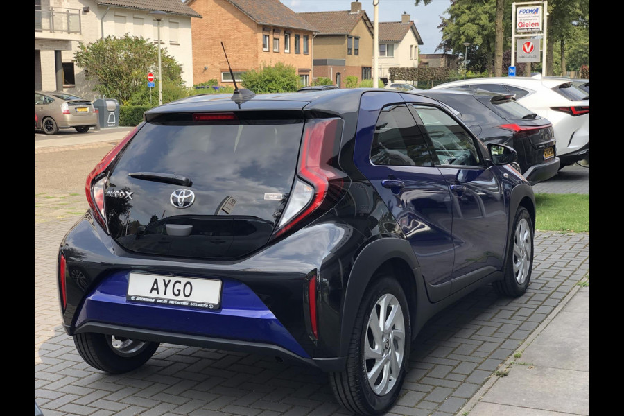 Toyota Aygo X 1.0 VVT-i Pulse | Automaat, Bi-tone, Stoelverwarming, Apple-carplayy/Android-Auto