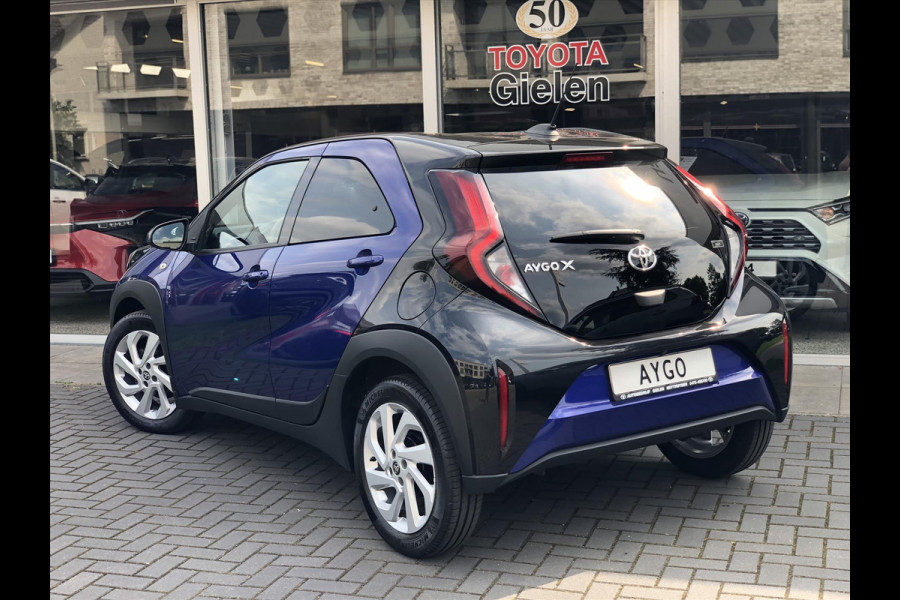 Toyota Aygo X 1.0 VVT-i Pulse | Automaat, Bi-tone, Stoelverwarming, Apple-carplayy/Android-Auto