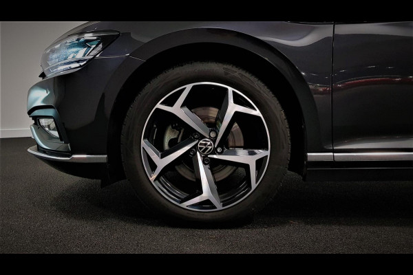 Volkswagen Passat Variant 1.5 TSI DSG Elegance Pro Plus | Navigatie | Camera | Side/Lane Assist | Virtual Cockpit | DAB | Matrix LED | Keyless Go | 18 Inch Lichtmetalen Velgen |