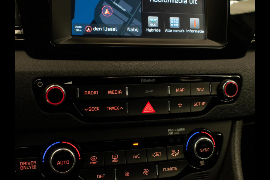 Kia Niro 1.6 GDi Hybrid DynamicLine Sport (APPLE CARPLAY,NAVI,CAMERA,LED,CRUISE,SPORTSTOELEN,LM VELGEN,NETTE STAAT)
