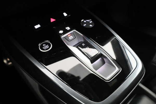 Audi Q4 Sportback e-tron 40 S-line 77 kWh 204 pk | Navigatie | Parkeersensoren | Achteruitrijcamera | Adaptieve cruise control | Stoelverwarming | 20" lichtmetalen velgen |