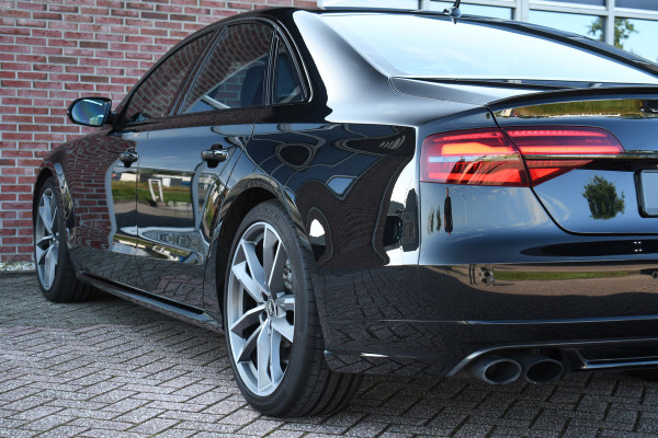 Audi S8 4.0 TFSI plus 605pk quattro Pano B&O Ceramic NL-auto Massage 360 TV