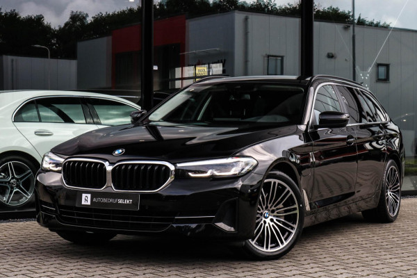 BMW 5 Serie Touring 530e - NIEUW MODEL - LED - CARPLAY