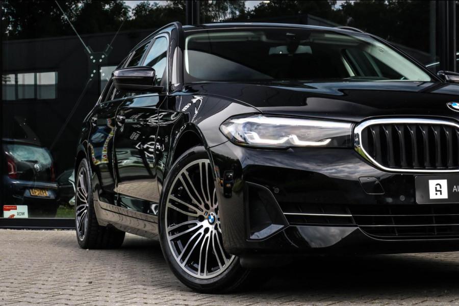 BMW 5 Serie Touring 530e - NIEUW MODEL - LED - CARPLAY